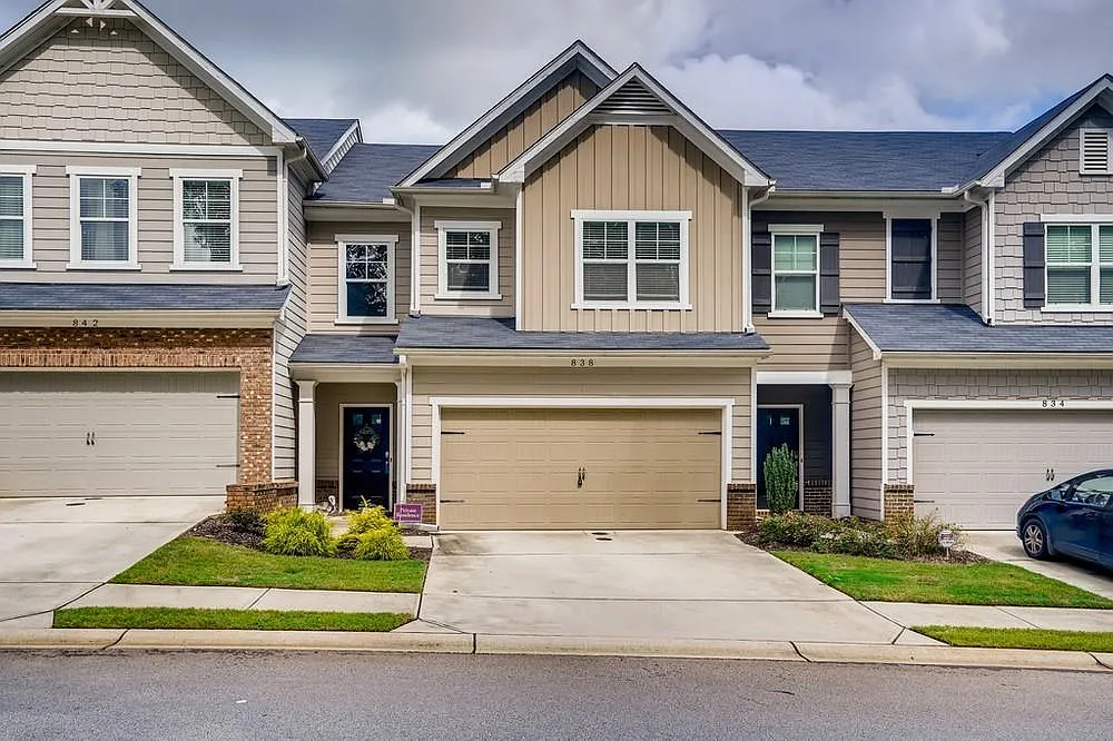 3 bed, 2.5 bath, 1802 sqft, $2,100 — Photo 1