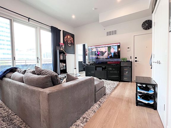 3rd image of 1503 Brandywine St #401