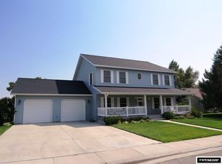419 Spy Glass Cir, Riverton, WY 82501