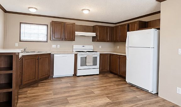 Kitchen (open)