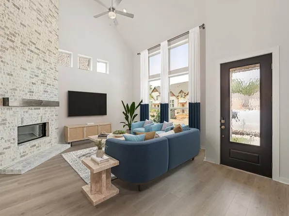 328 Fields Ln, Montgomery, TX 77316