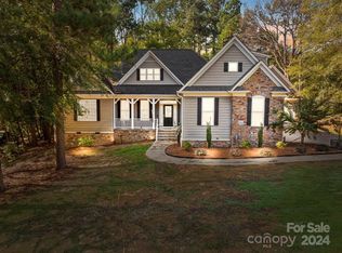 308 Silvercliff Dr, Mount Holly, NC 28120