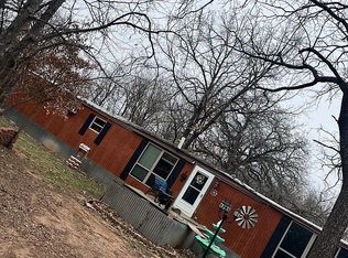 205 SW 5th St, Waurika, OK 73573
