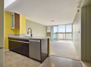 3009 Ala Makahala Pl APT 611, Honolulu, HI 96818