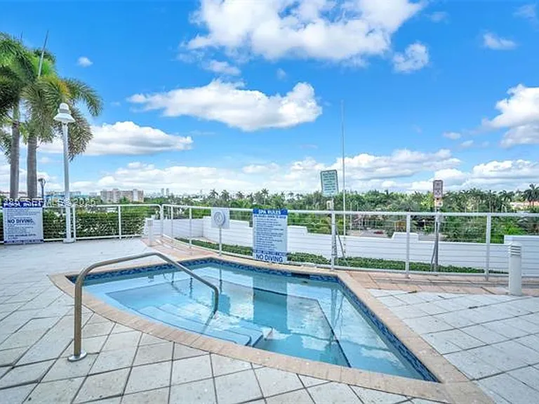 7900 Harbor Island Dr #1101 — Photo 24