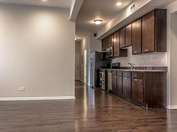 3rd image of 4320 S Michigan Ave APT 1N