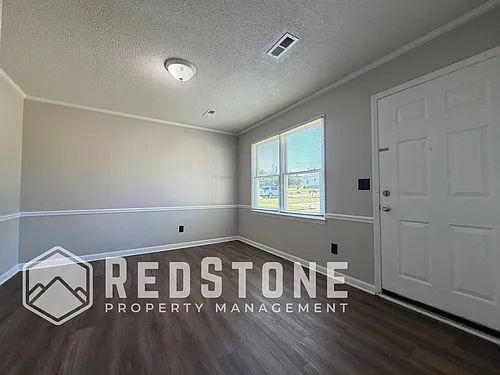 327 E Parker St Photo 1