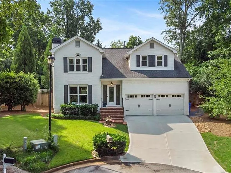 1213 Club Walk Dr NE — Photo 1
