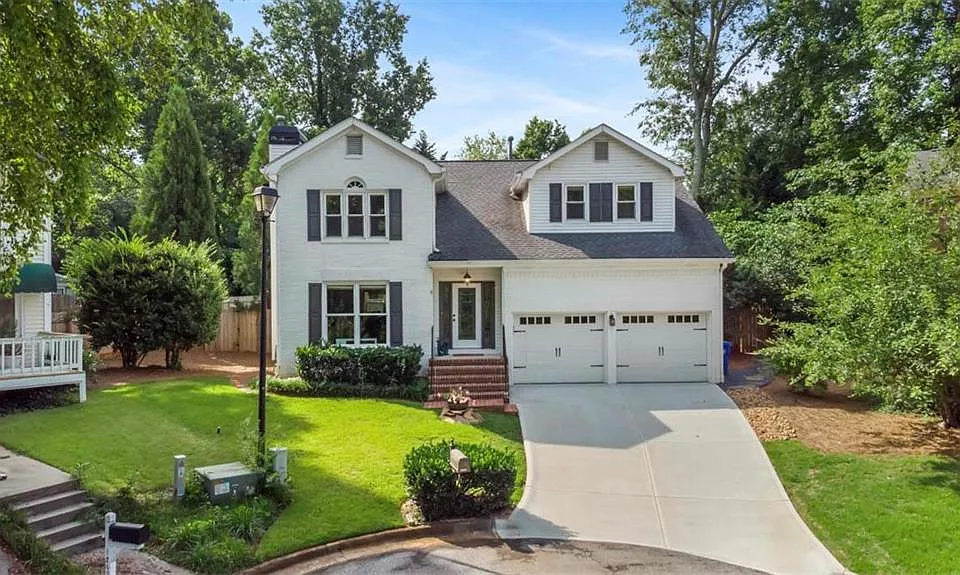 1213 Club Walk Dr NE