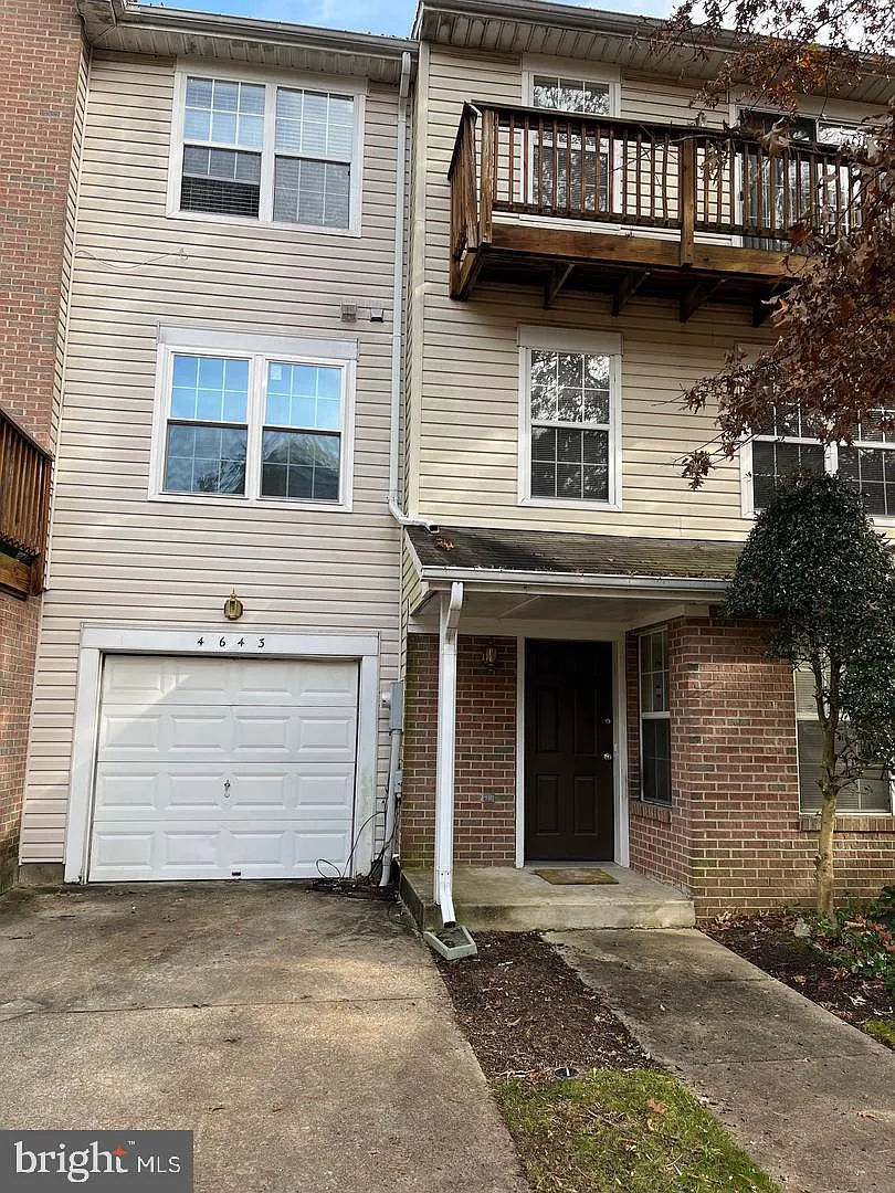Glensford Condo — Photo 1