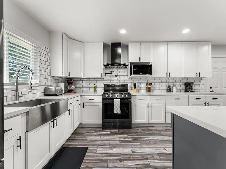 15015 Lindhall Way — Photo 18