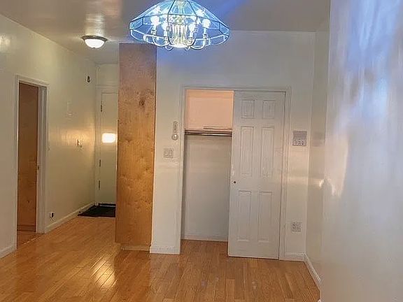 3rd image of 2925 Matthews Ave APT 6H