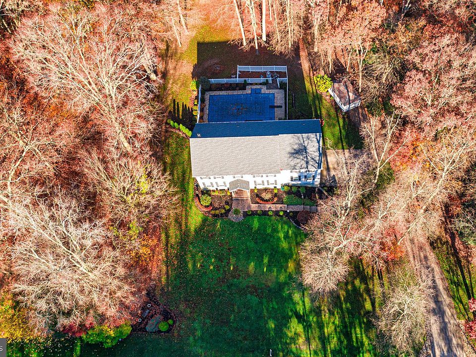 1st image of 3 Fox Haven Ln
