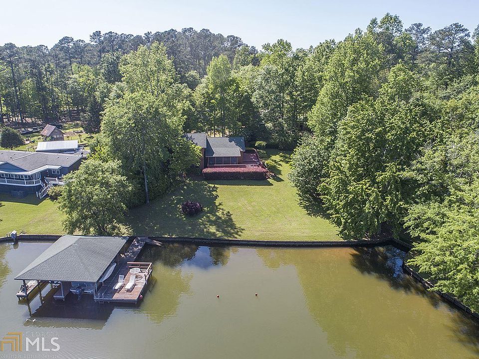 1st image of 213 Pinewood Dr