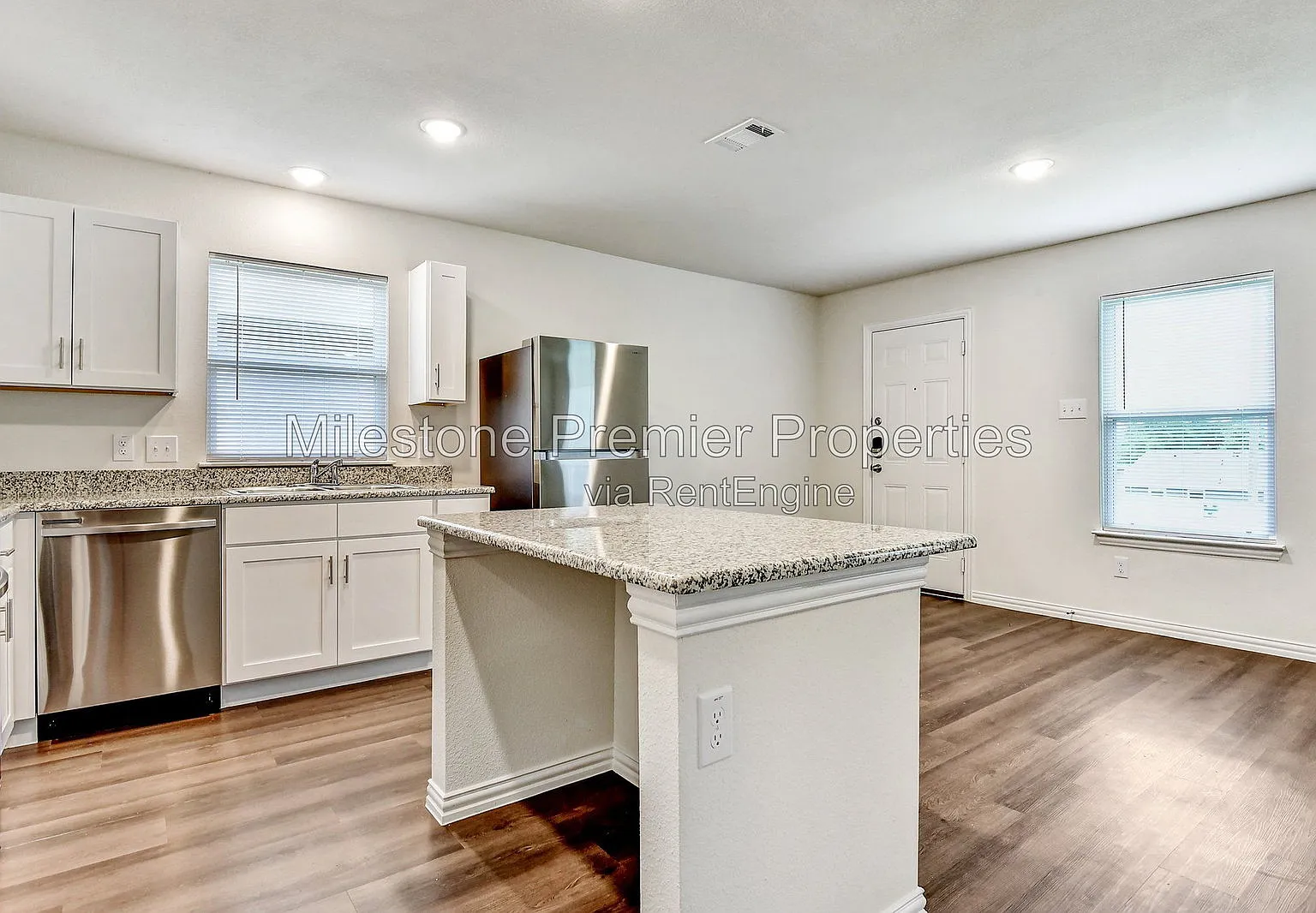 3 bed, 2.0 bath, 1298 sqft, $1,550 — Photo 1
