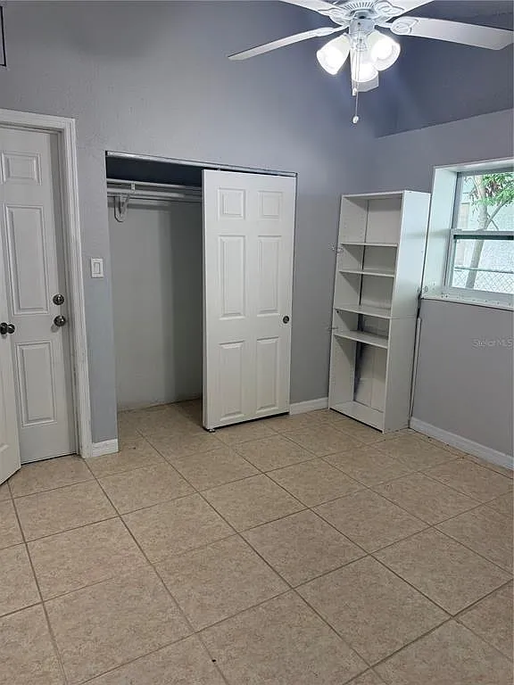 3 bed, 1.0 bath, 984 sqft, $1,650 — Photo 4