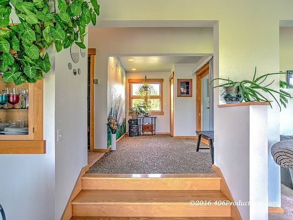 3rd image of 102 Manor Dr