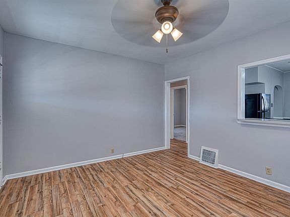 5th image of 728 E Parkland Ave
