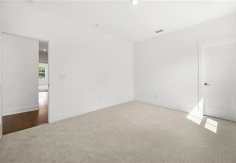 2815 Medford Dr — Photo 39