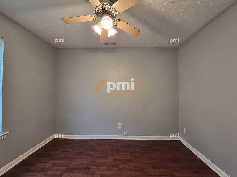 2 Pelham Ct — Photo 8