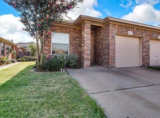 827 Walnut St, Burleson, TX 76028