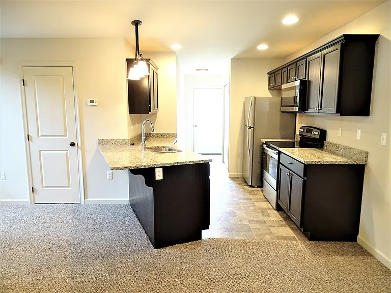 12 Arrowhead Dr — Photo 5