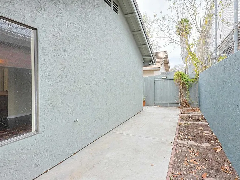 3871 King St — Photo 35