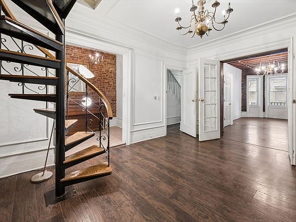 3rd image of 2755 Briggs Ave #1