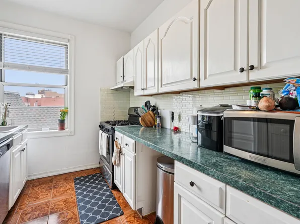 851 Blvd East image 14 of 42