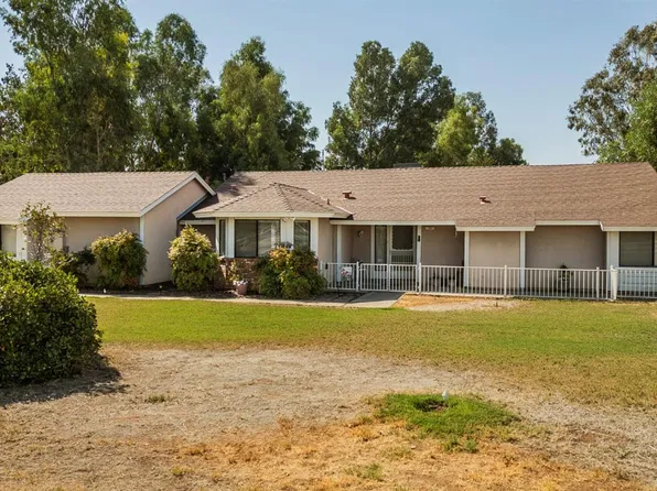 12807 E Alamos Ave, Sanger, CA 93657