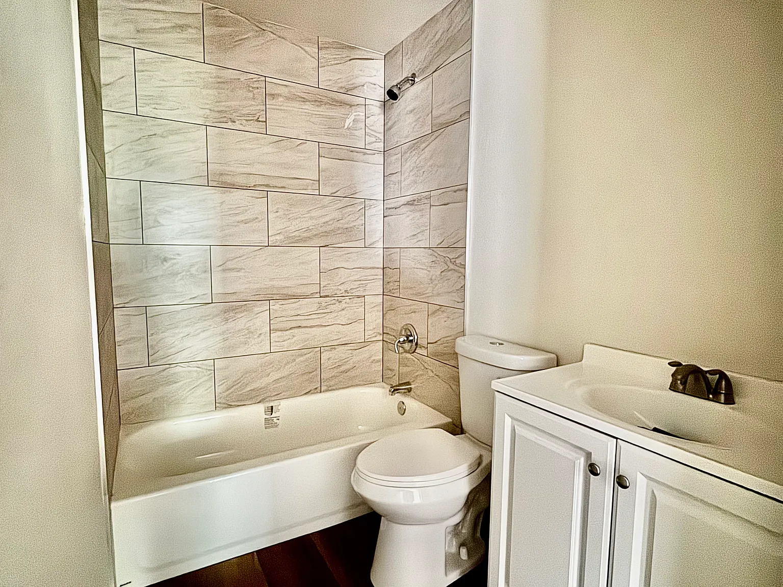 3 bed, 1500 sqft, $3,800 — Photo 4
