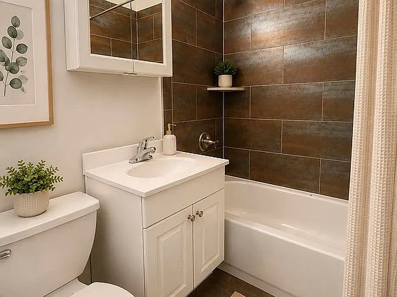 3rd image of 11 Maiden Ln APT 6E