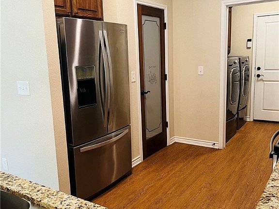 5th image of 2214 Teton Ave