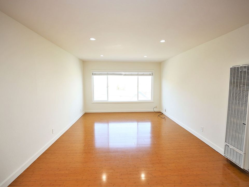 1st image of 365 Peoria St APT 3