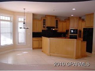 5th image of 413 Honeysuckle Ct