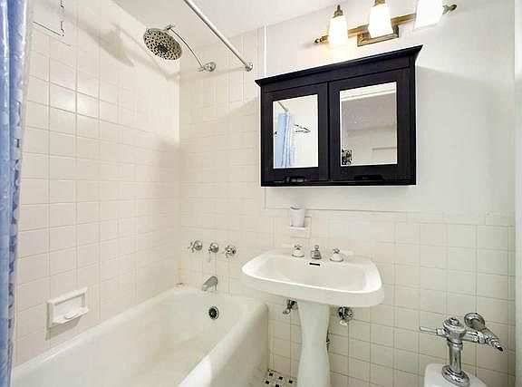 2nd image of 25 Tudor City Pl APT 914