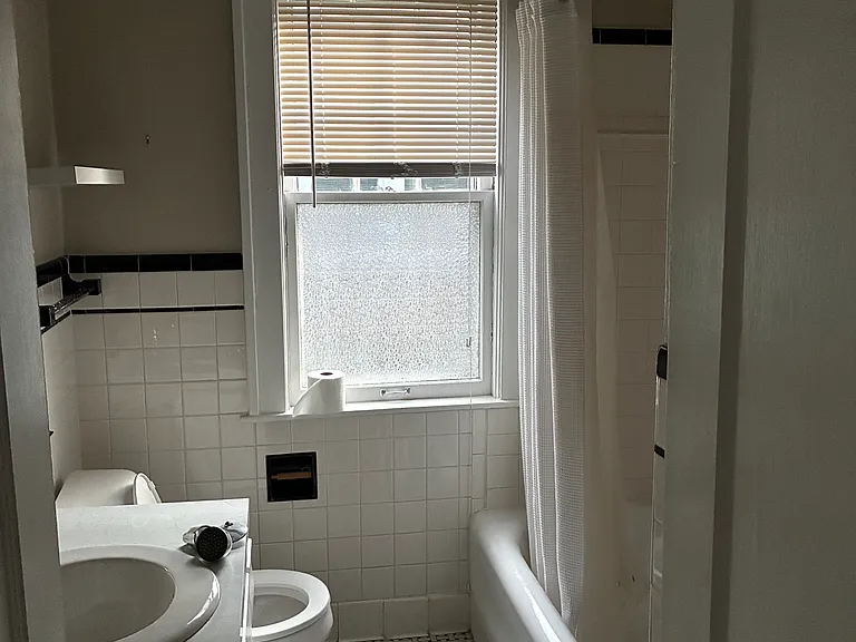 232-234 Catalpa Rd #232 — Photo 4