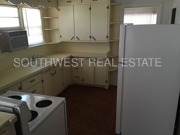 5th image of 608 S Abilene Ave