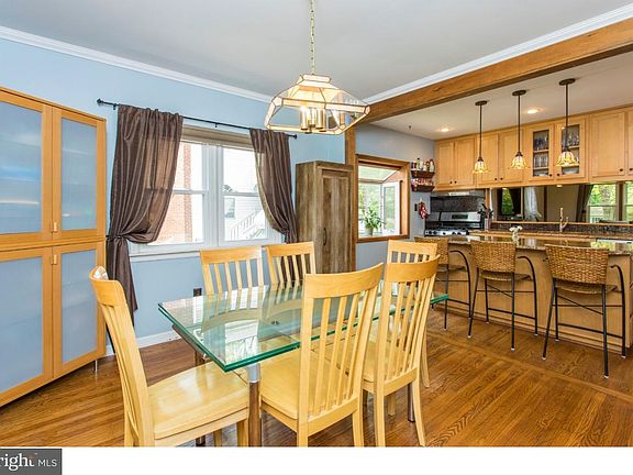 4th image of 220 Brookdale Ave