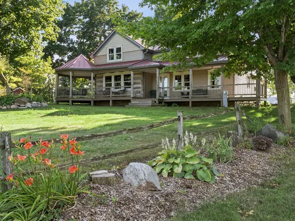 8122 Morrison Rd, Greenleaf, WI 54126