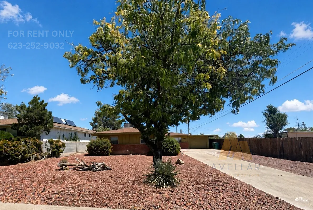 4 bed, 2.0 bath, 1815 sqft, $2,000 — Photo 2