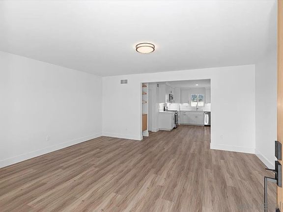 5th image of 1039 Joshua St