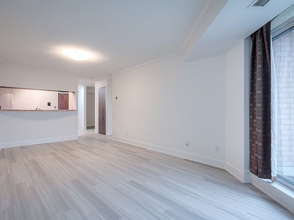 4th image of 190 Manitoba St #511