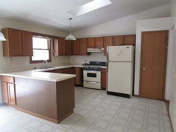 5th image of 1311 Lizabeth Ln