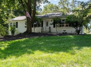 40 Colburn Dr, Poughkeepsie, NY 12603