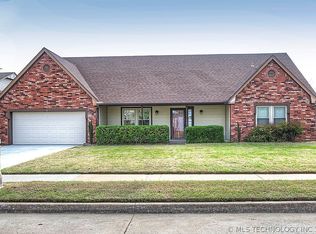 3713 S Dogwood Ave, Broken Arrow, OK 74011