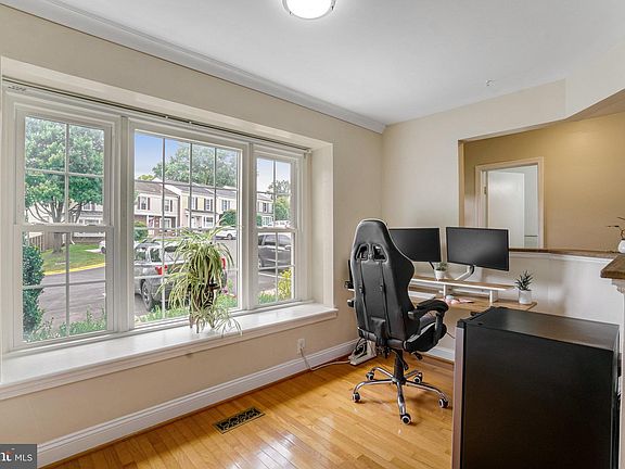 4th image of 5406 Riverboat Way
