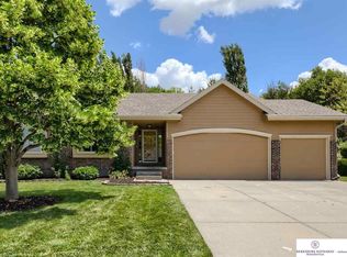 11105 S 212th Cir, Gretna, NE 68028