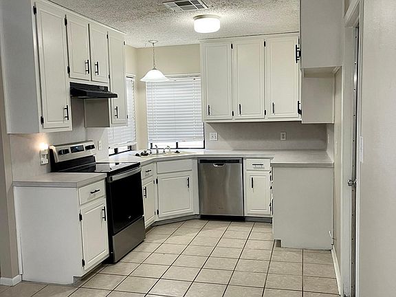 5th image of 409 Waterford Dr