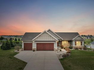 6680 Covered Bridge Trl, Sun Prairie, WI 53590